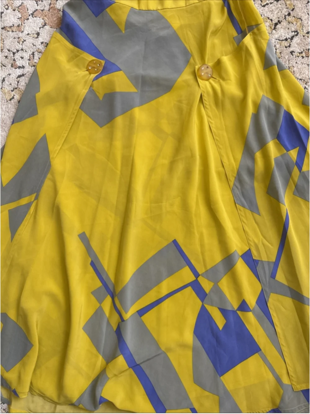 Jiarjia A-Line Midi Skirt Flowing Abstract Yellow Gray Design Button 12 NWOT